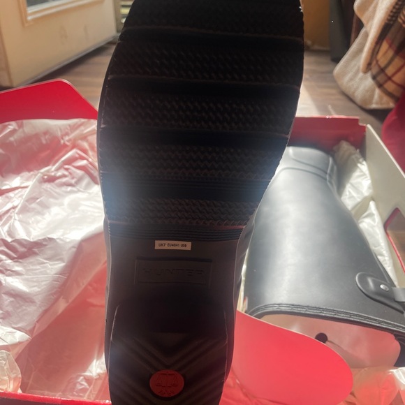 Women’s tall hunter rain boots. - Picture 3 of 4